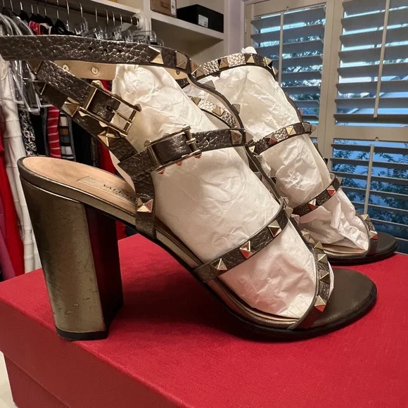 Valentino Garavani Rockstud leather sandal - Picture 3 of 11